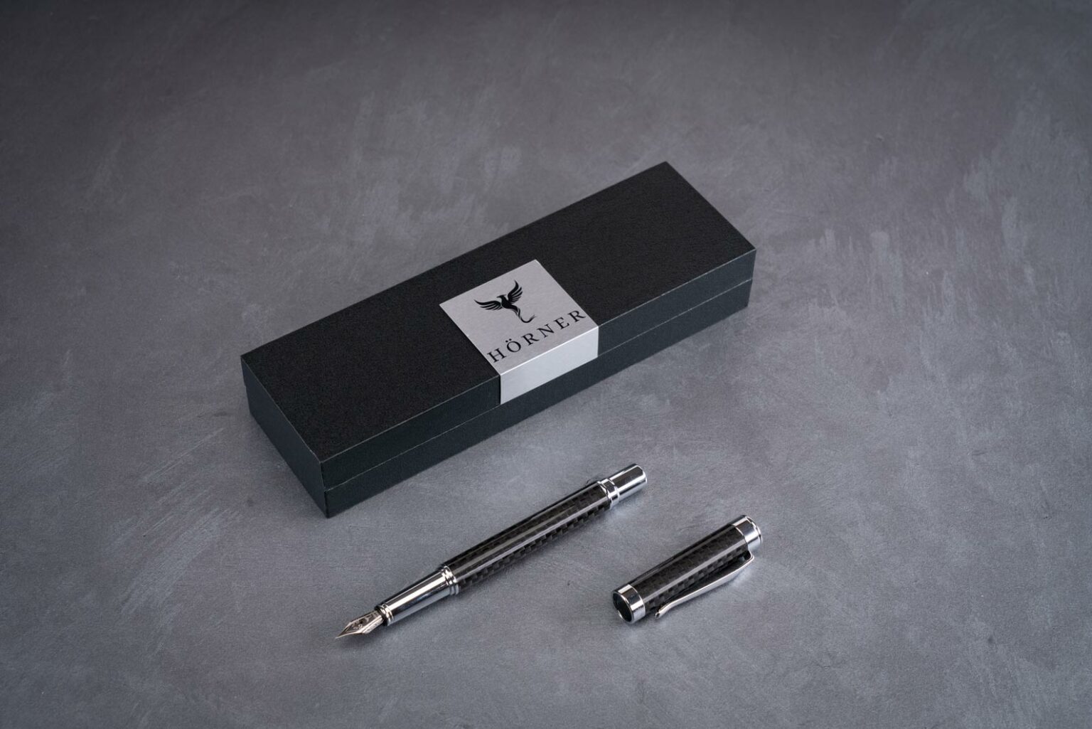 Hörner One Füllfederhalter I Edle Füller I Hochwertige Feder I Fountain Pen aus Carbon I Jetzt kaufen
