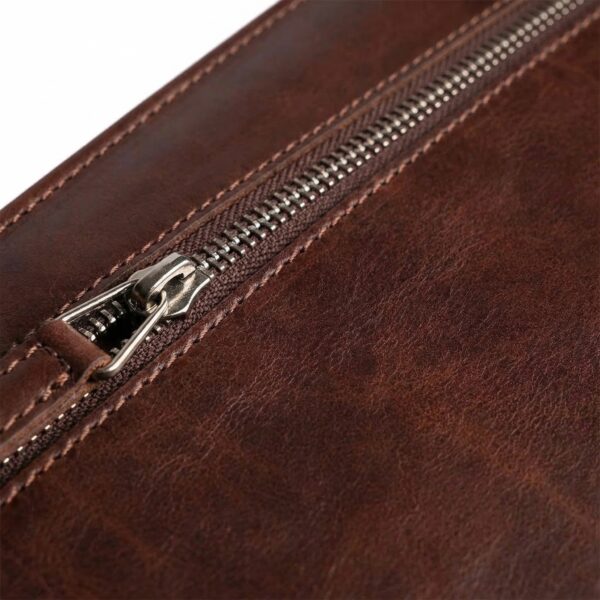 Paris Konferenzmappe Cognac Rindsleder Detail Naht und Reißverschluss